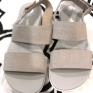 Ladies size 8 sandals